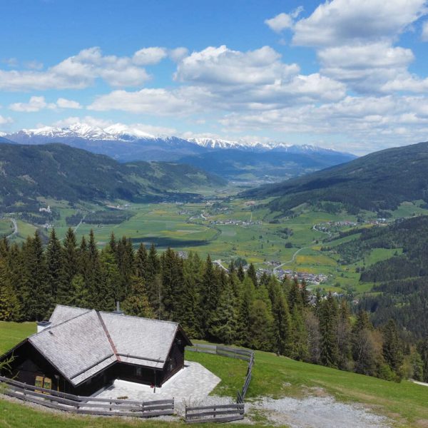 Wurzelhütte - Hüttendorf Schlögelberger